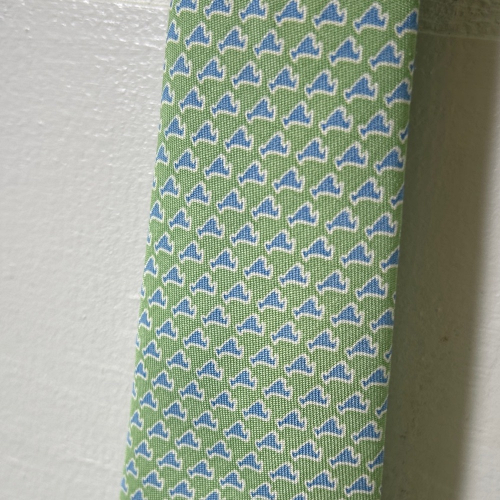 Vineyard Vines Mint Green Patterned Men's Tie - Blue & White Motif - Picture 7 of 8